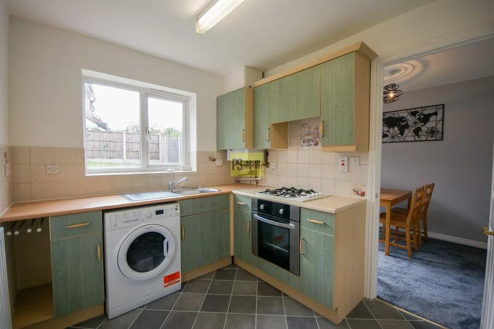 3 bedroom semi-detached house for rent
