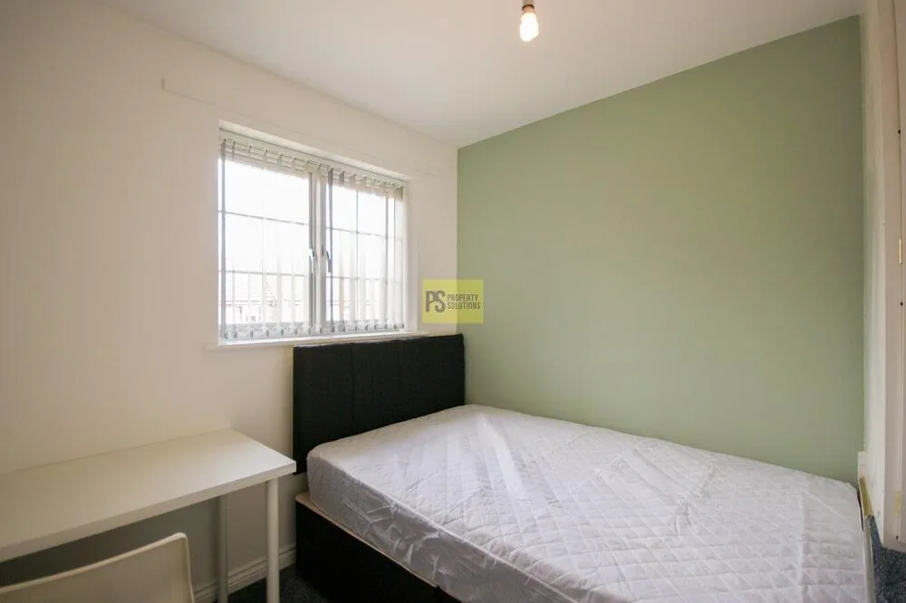3 bedroom semi-detached house for rent
