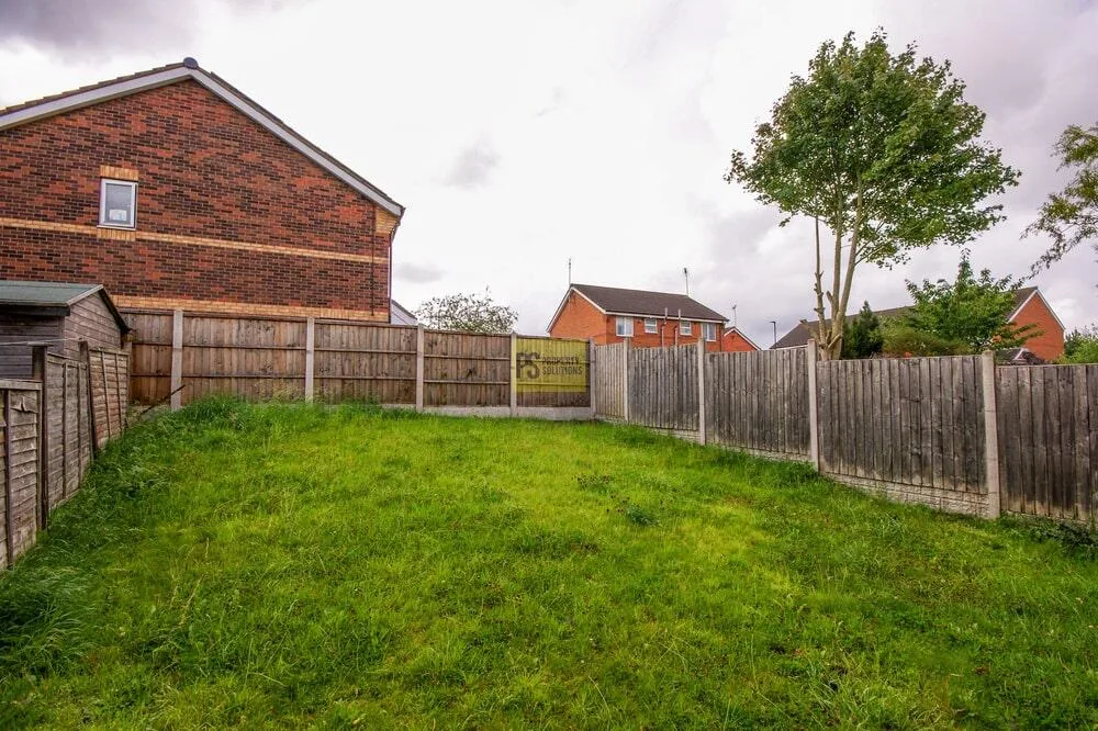 3 bedroom semi-detached house for rent