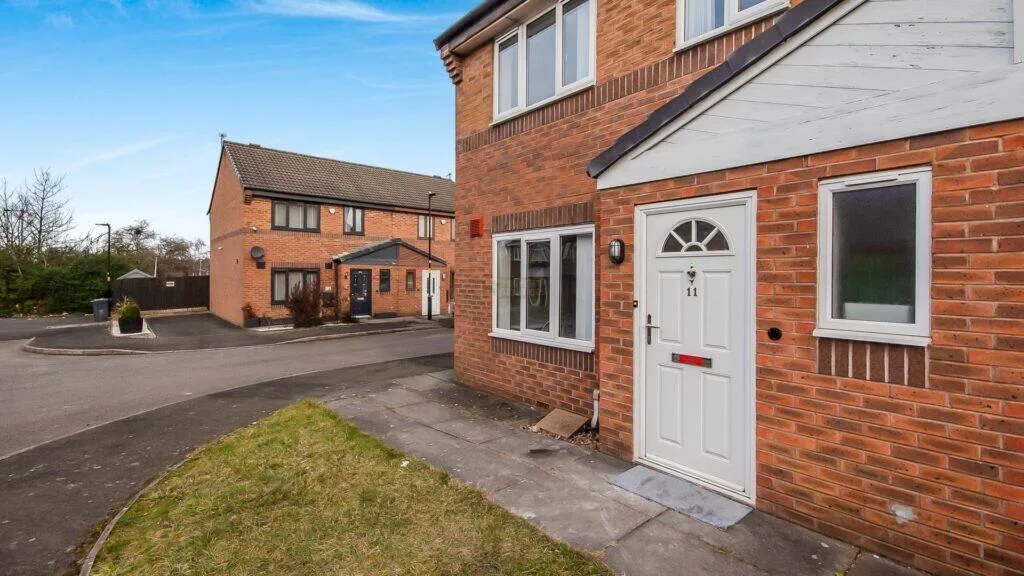 4 bedroom semi-detached house for rent