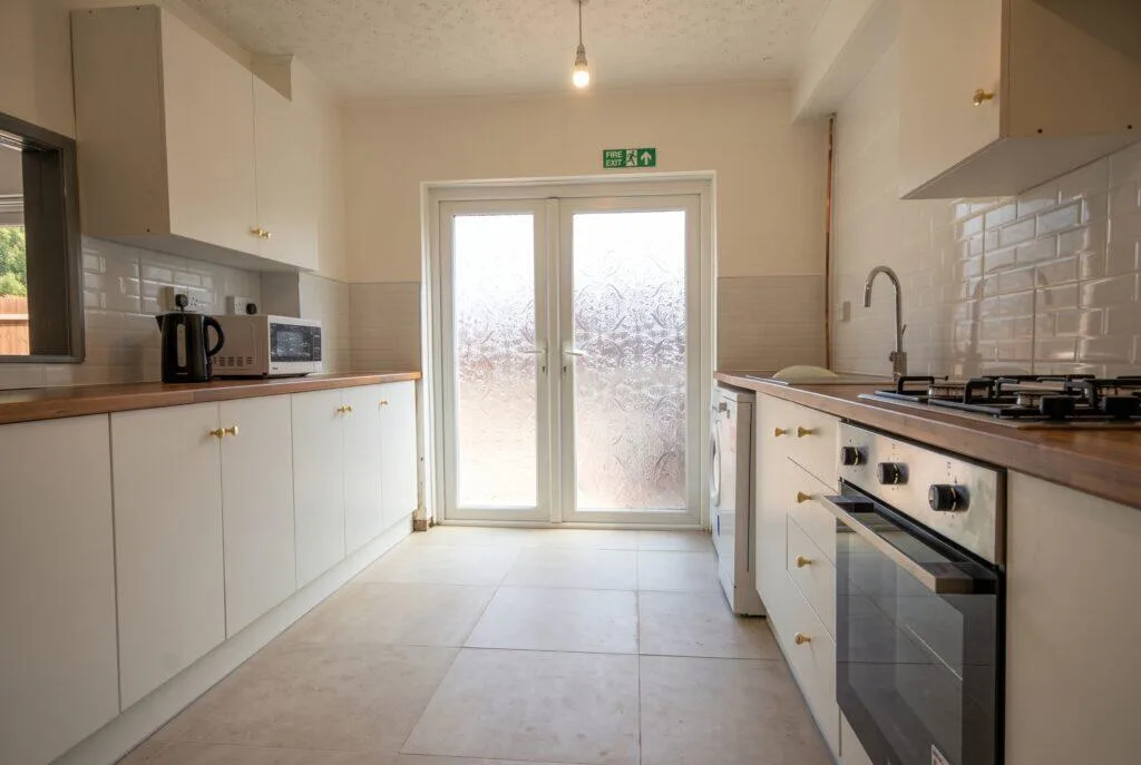 5 bedroom terraced house for rent