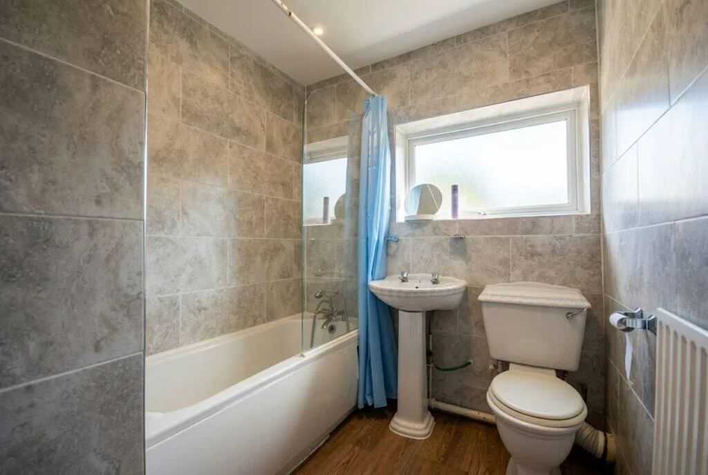 5 bedroom terraced house for rent