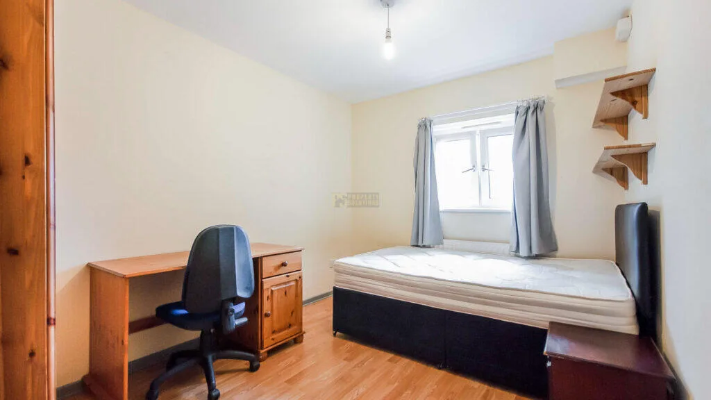 4 bedroom maisonette for rent