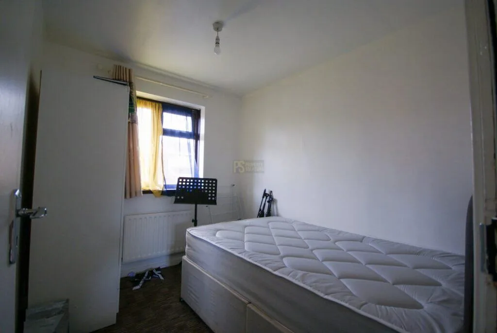 5 bedroom terraced house for rent