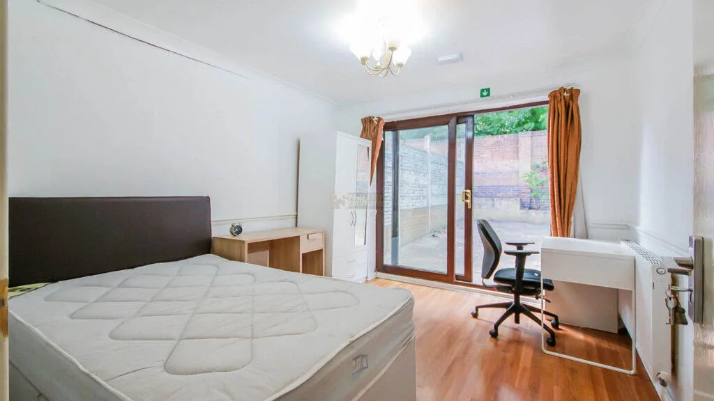 5 bedroom detached house for rent