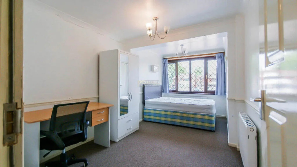 5 bedroom detached house for rent