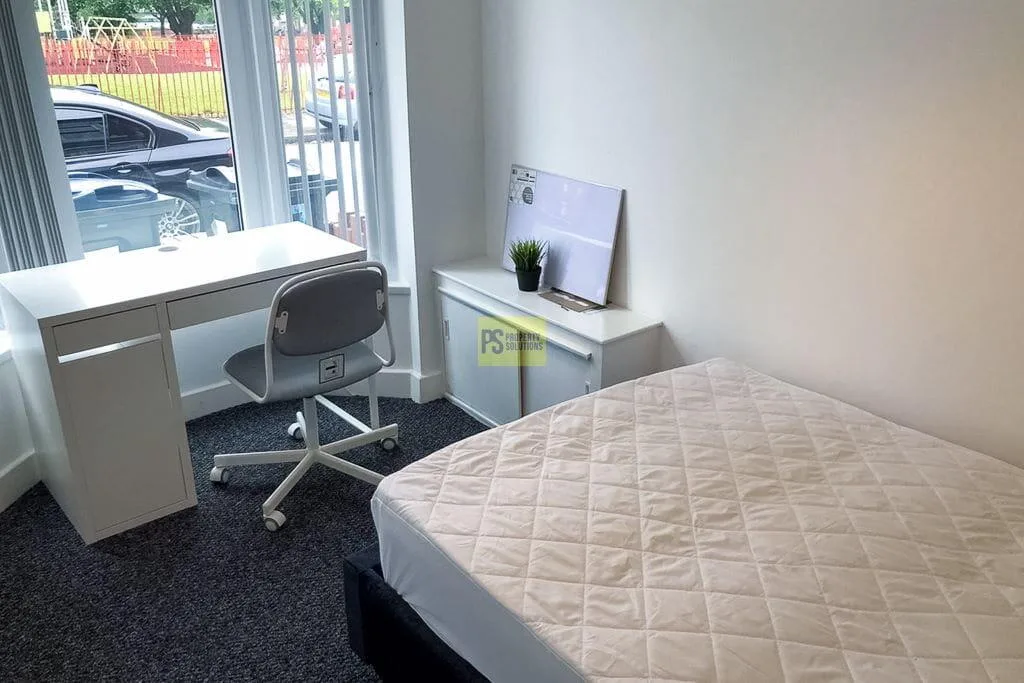 5 bedroom terraced house for rent