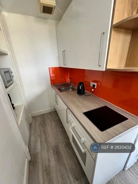 Studio flat for rent