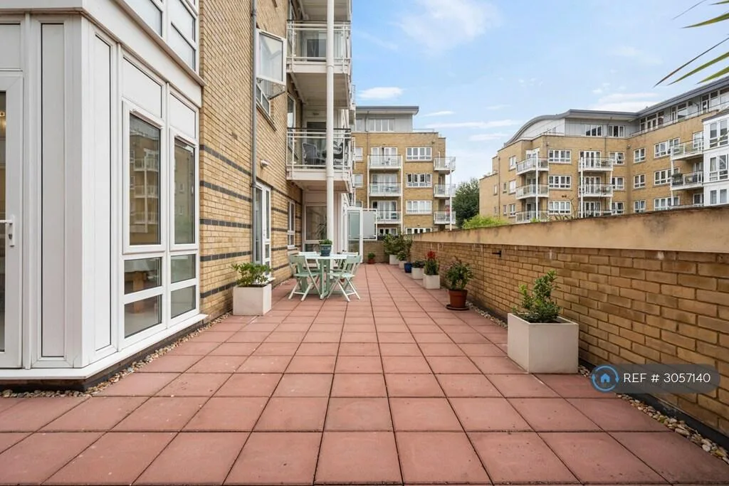 3 bedroom flat for rent