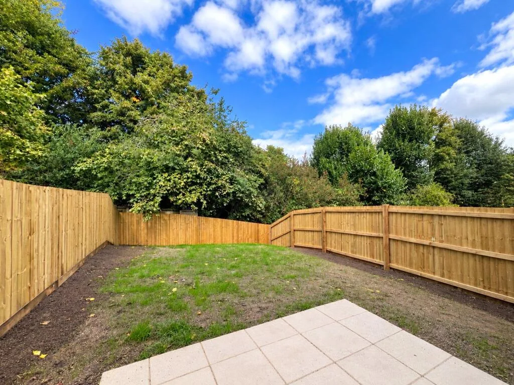 3 bedroom semi-detached house for rent