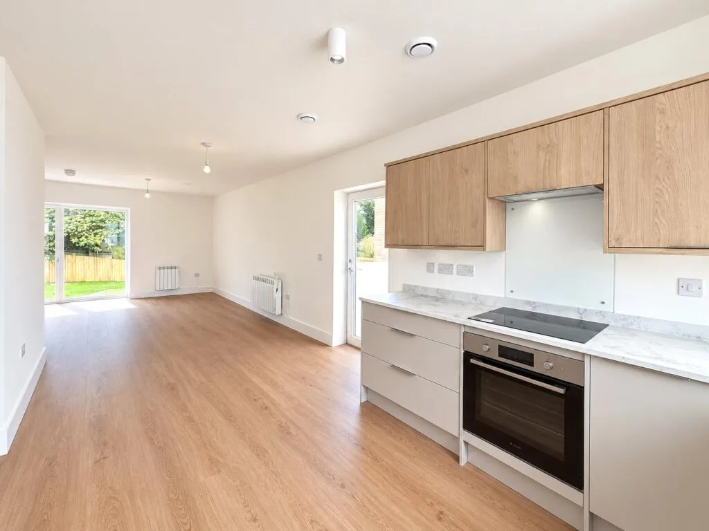 3 bedroom semi-detached house for rent