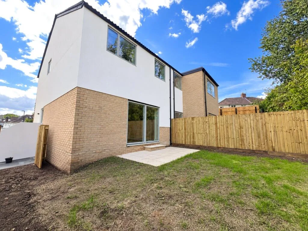 3 bedroom semi-detached house for rent