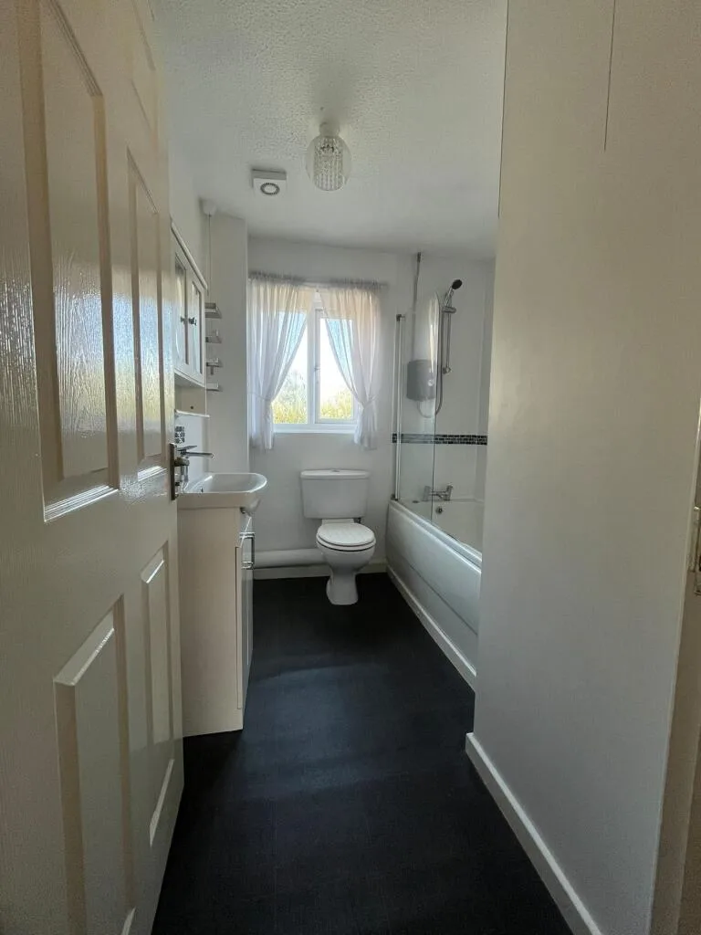 2 bedroom semi-detached house for rent