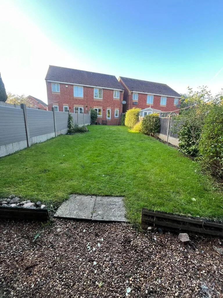 2 bedroom semi-detached house for rent