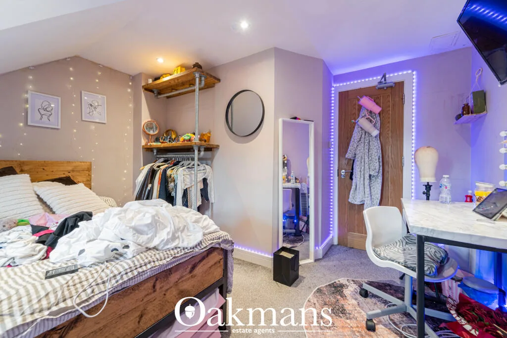 5 bedroom detached house for rent