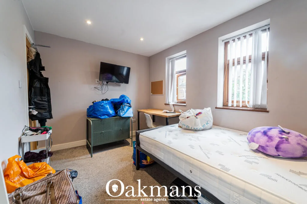 5 bedroom detached house for rent