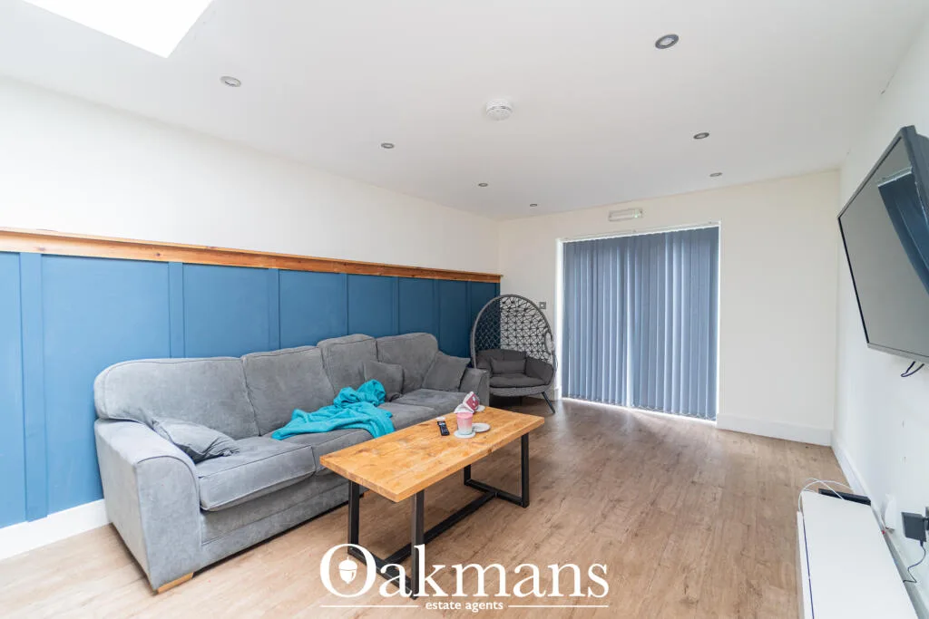 5 bedroom detached house for rent