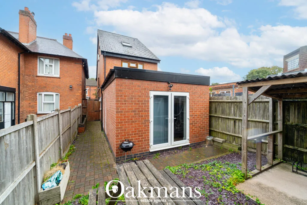 5 bedroom detached house for rent