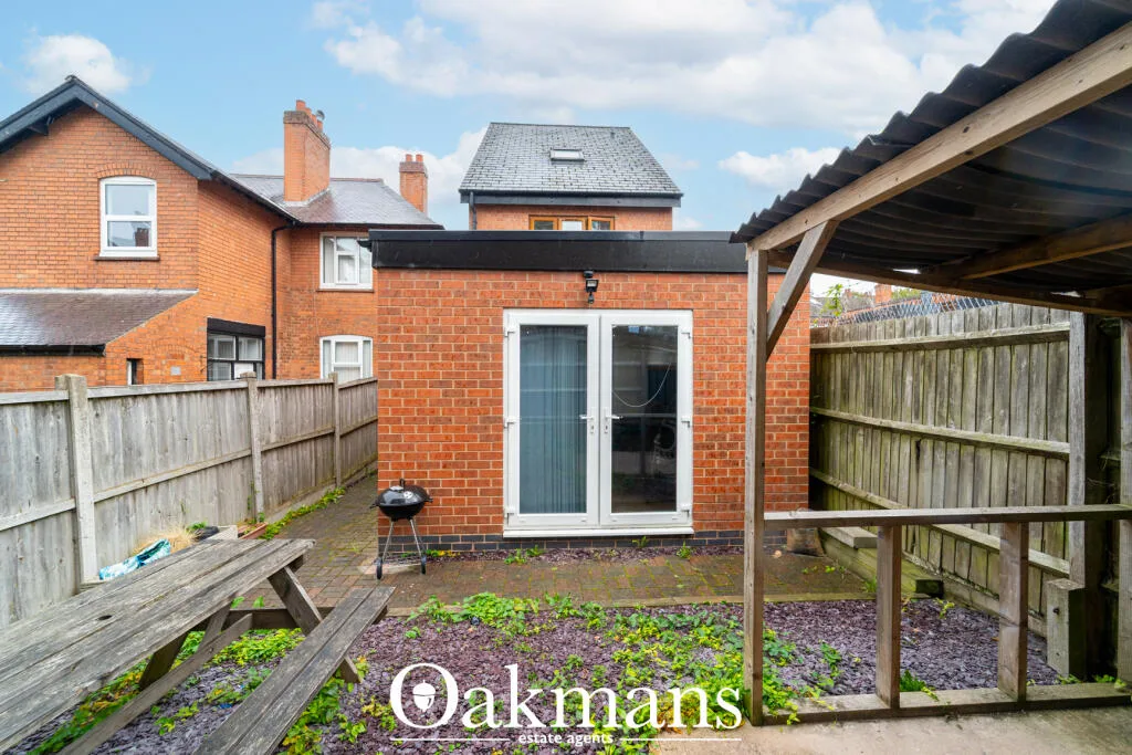 5 bedroom detached house for rent