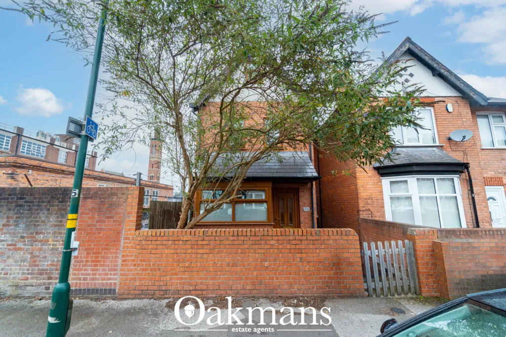 5 bedroom detached house for rent