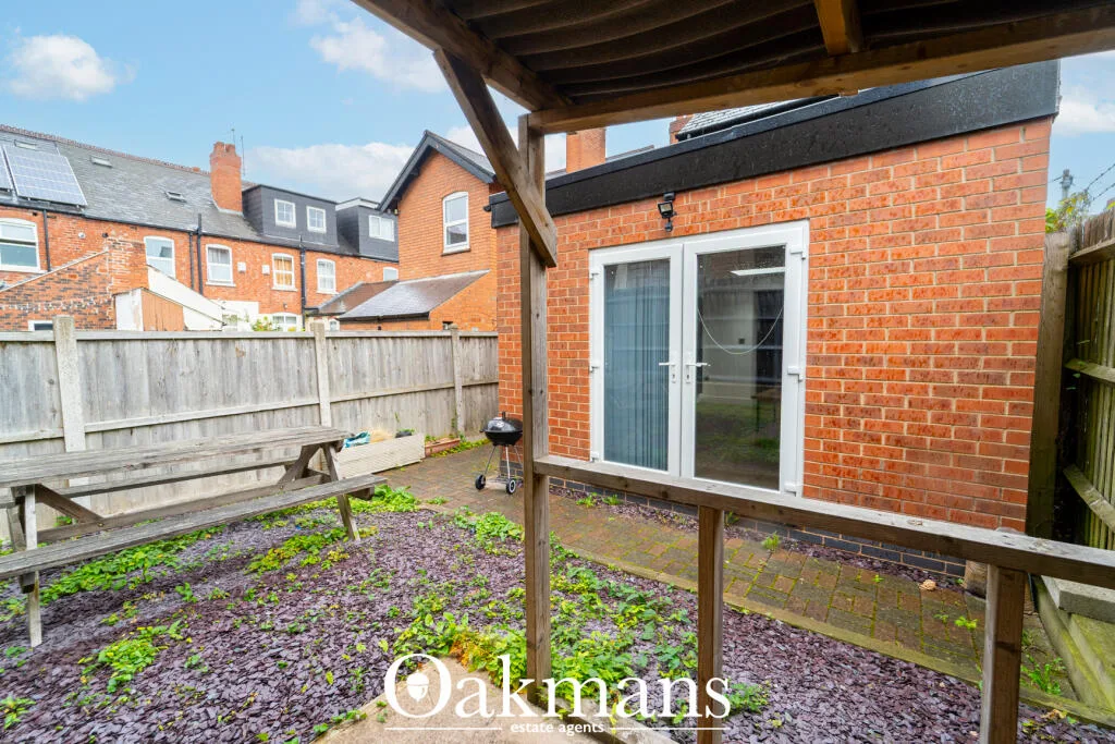 5 bedroom detached house for rent