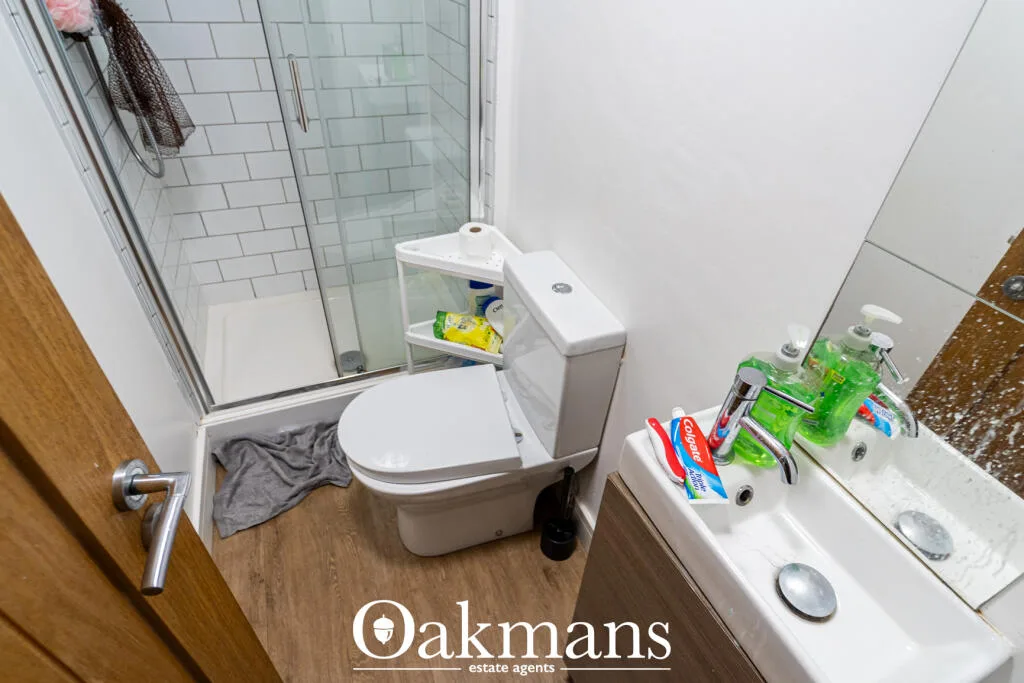 5 bedroom detached house for rent
