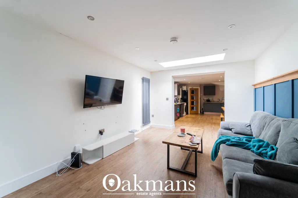 5 bedroom detached house for rent