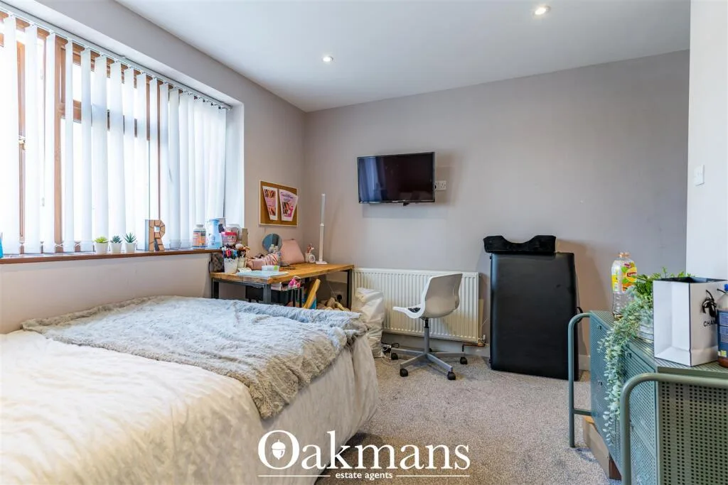 5 bedroom detached house for rent
