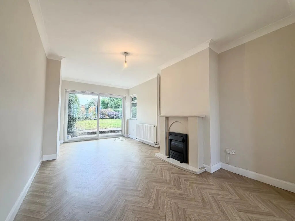 3 bedroom semi-detached house for rent