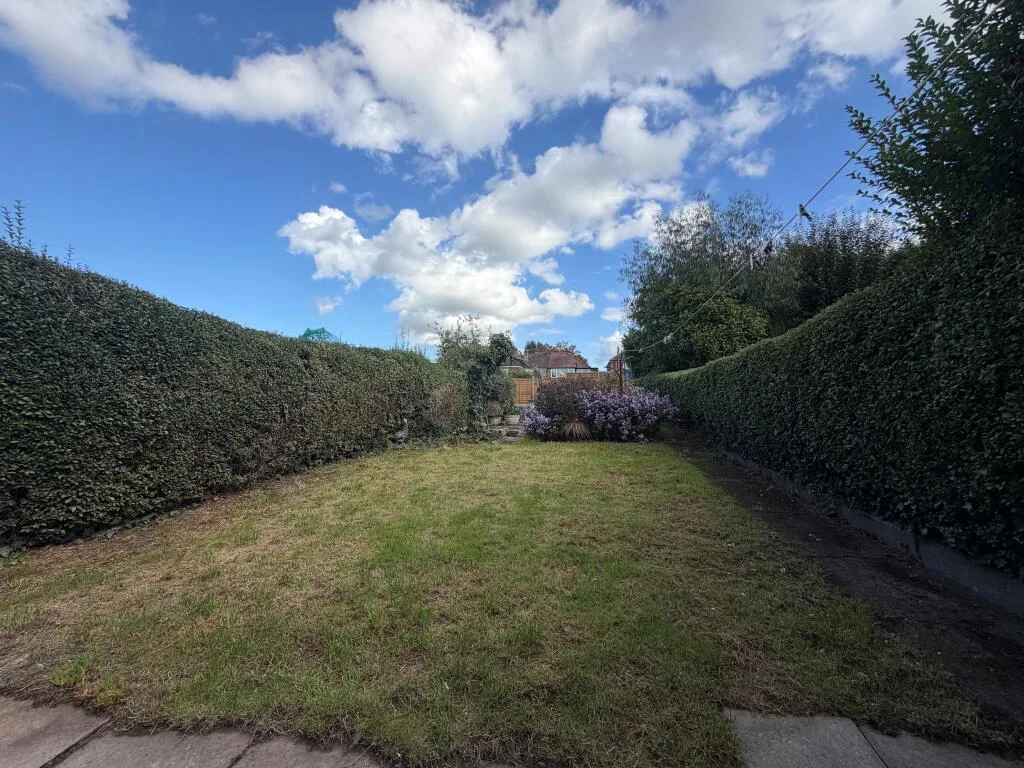 3 bedroom semi-detached house for rent