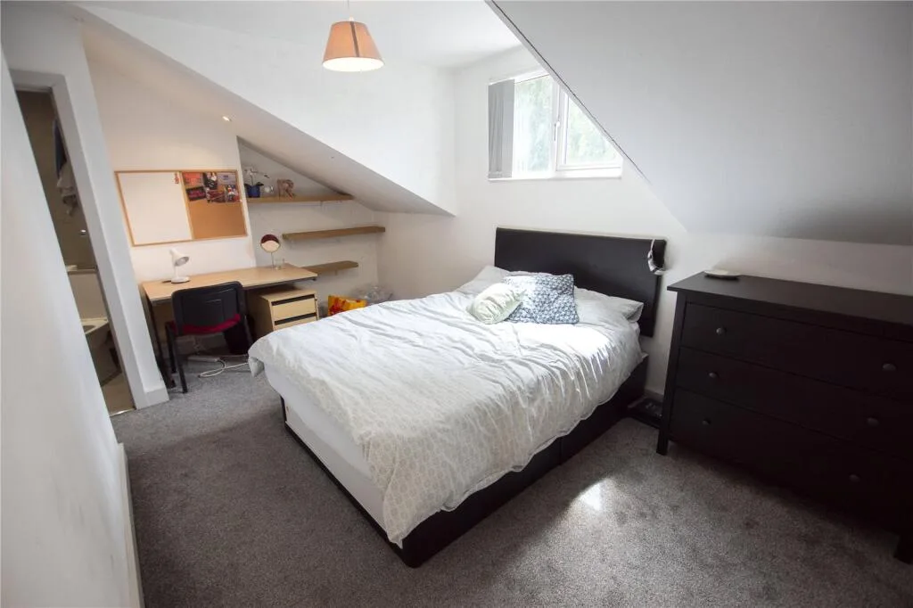 8 bedroom house for rent