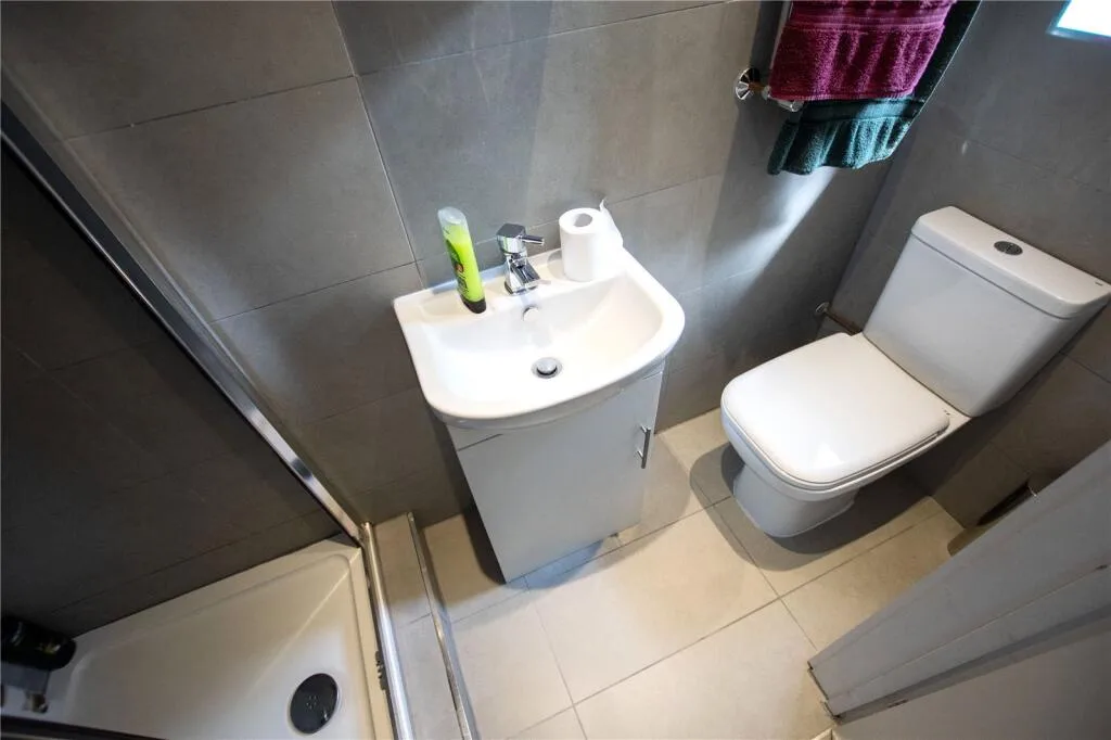 8 bedroom house for rent