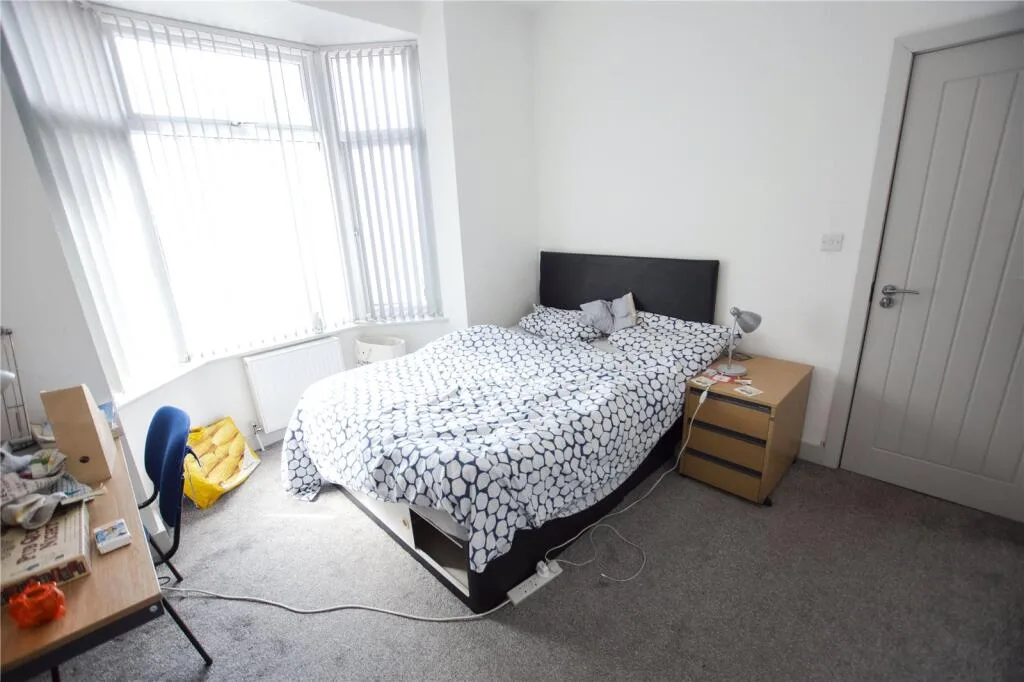 8 bedroom house for rent