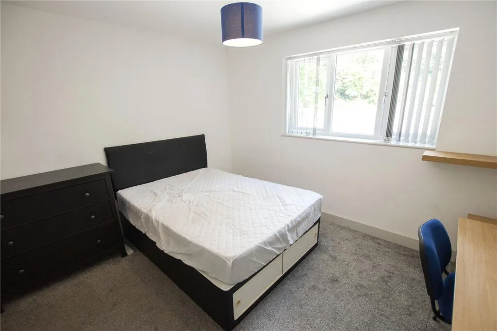 8 bedroom house for rent