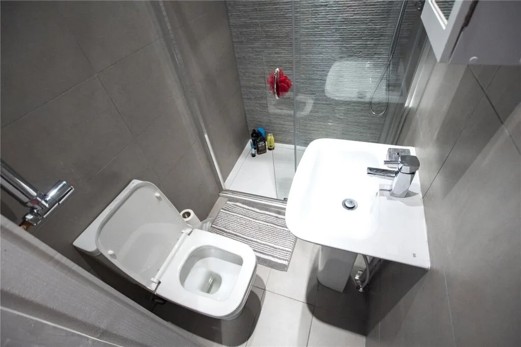 8 bedroom house for rent