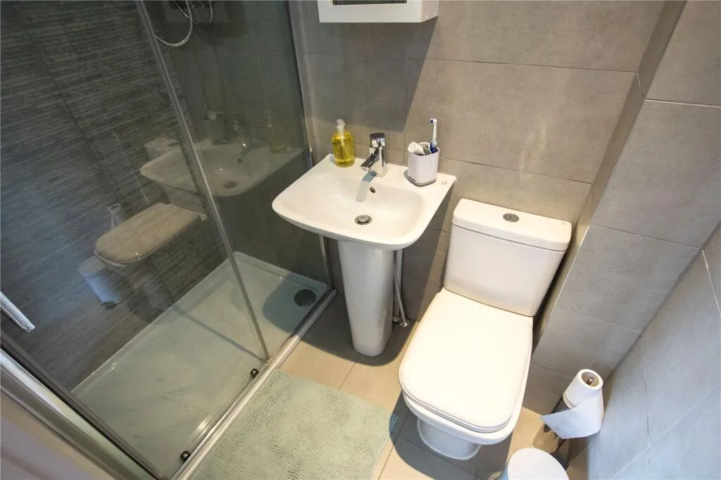 8 bedroom house for rent