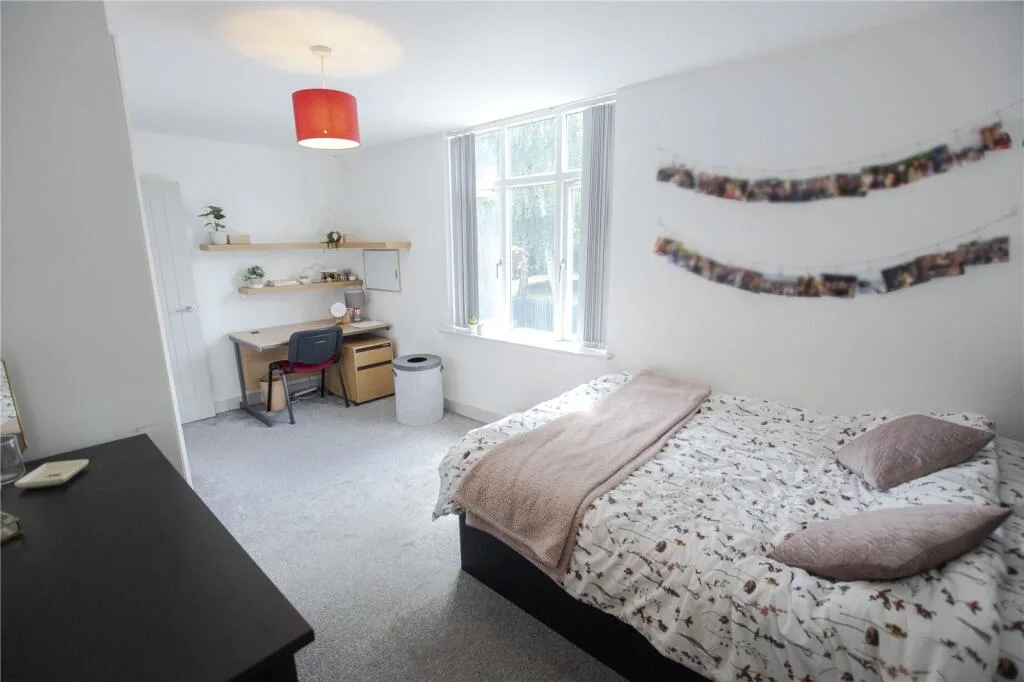 8 bedroom house for rent