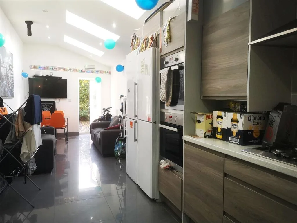 7 bedroom house for rent