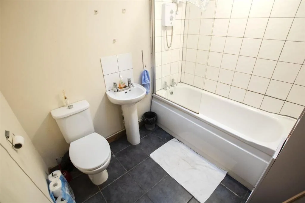 5 bedroom apartment for rent