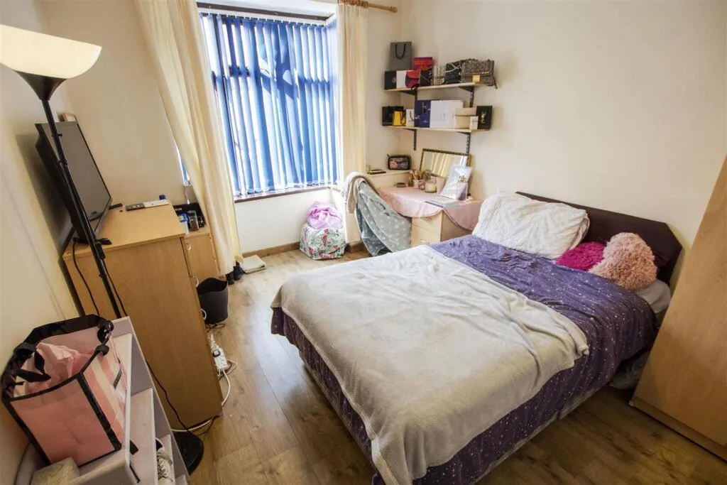 5 bedroom apartment for rent