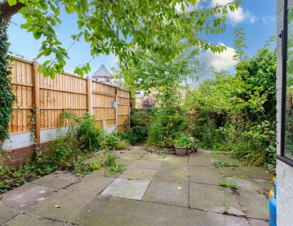 4 bedroom terraced house for rent