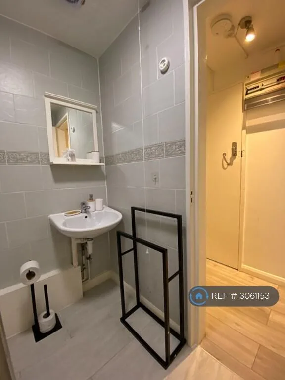 Studio flat for rent