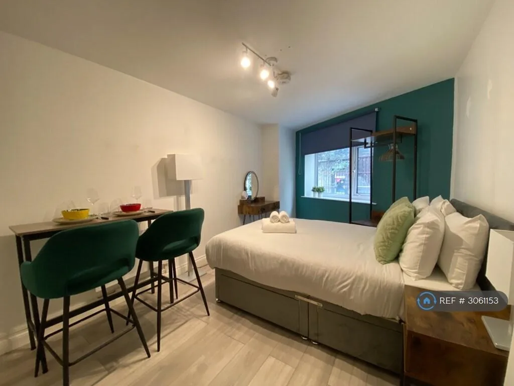 Studio flat for rent