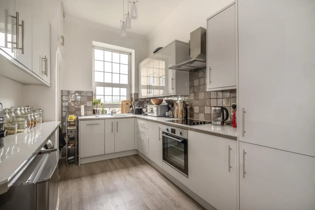 4 bedroom flat for rent