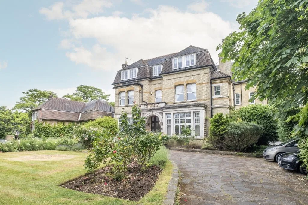 4 bedroom flat for rent