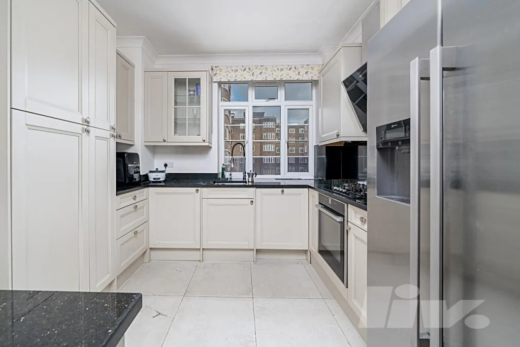 4 bedroom flat for rent