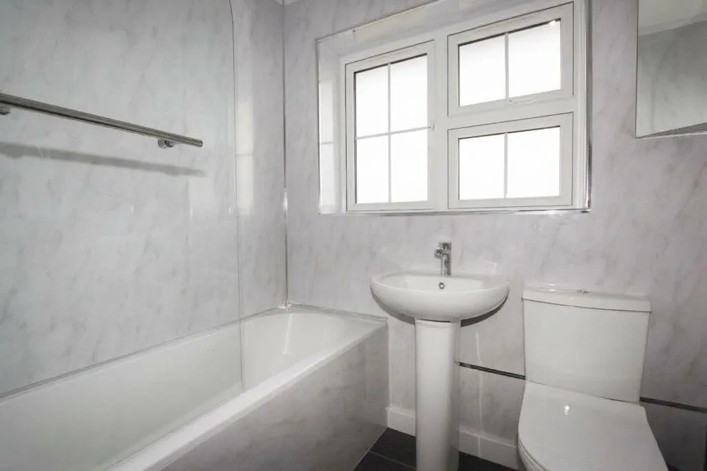 2 bedroom maisonette for rent