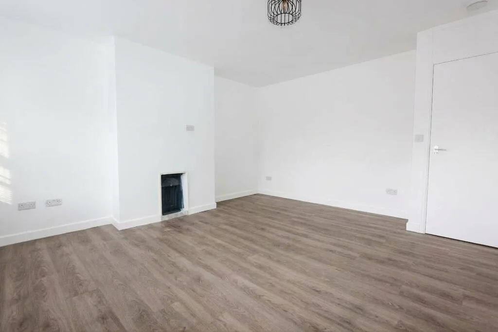 2 bedroom maisonette for rent