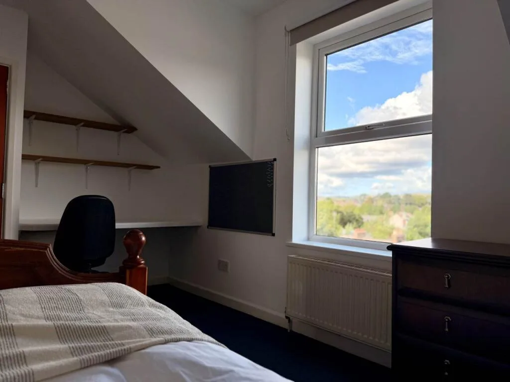 6 bedroom house for rent
