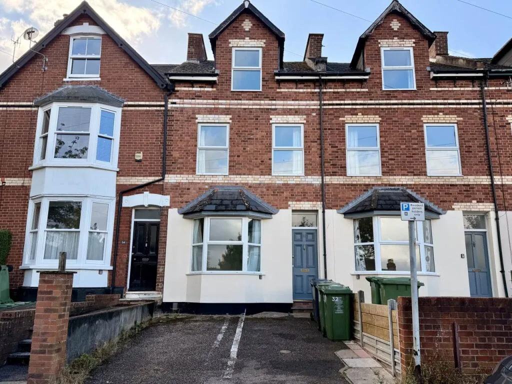 6 bedroom house for rent
